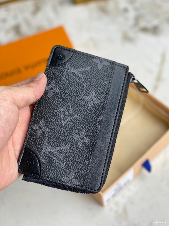 MULTI TRUNK CARD HOLDER VUITTON LOUIS 0601